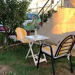 דירה Priam Garden
